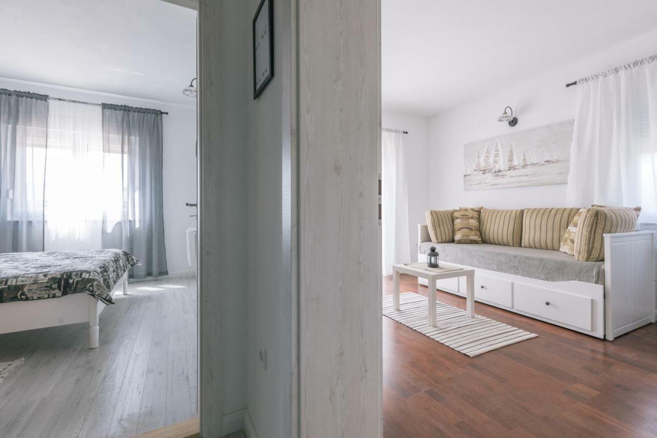 Hedon-stone Apartment Starigrad Paklenica