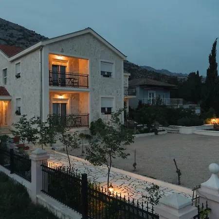 Appartement Hedon-Stone à Starigrad Paklenica Extérieur photo
