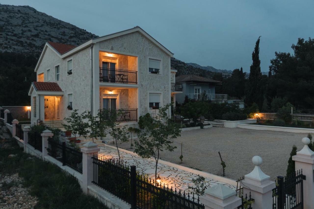 Hedon-stone Appartement *