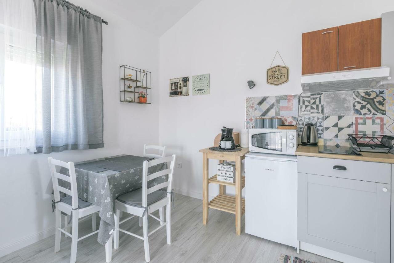 Hedon-stone Appartement *